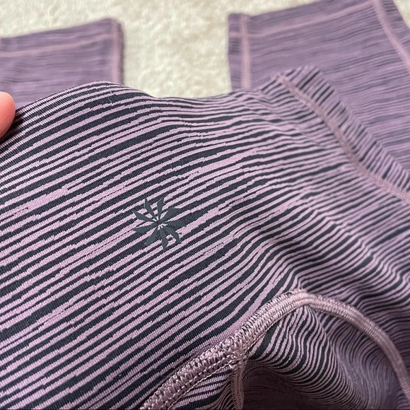Athleta Ultimate Capri Linear Lines Capri Black/Volcanic Violet SIZE S - Picture 10 of 16